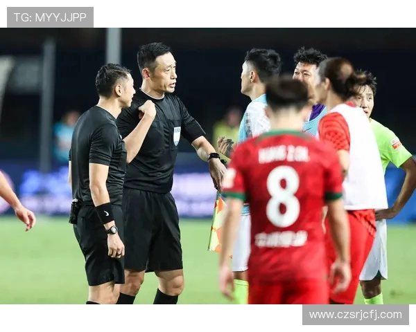 新赛季中超裁判员队伍大换血十名裁判和助理裁判正式退役